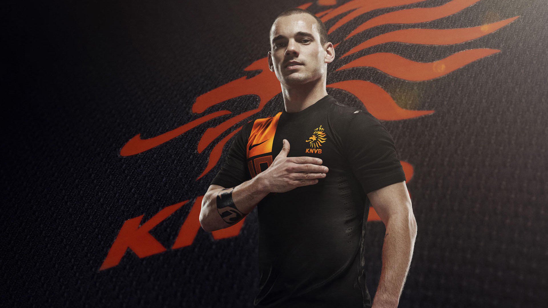 跨界合作打造足球主题的文化创意产品,市场潜力巨大,足球创意设计